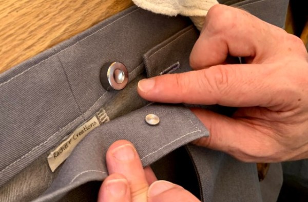 eric_installs_button